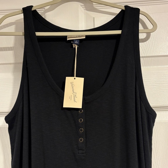 Ribbed Black Sleeveless Dress - Picture 3 of 3